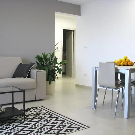 Andrea L Lägenhet Pomer