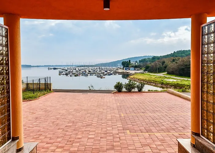 Andrea L Lägenhet Pomer